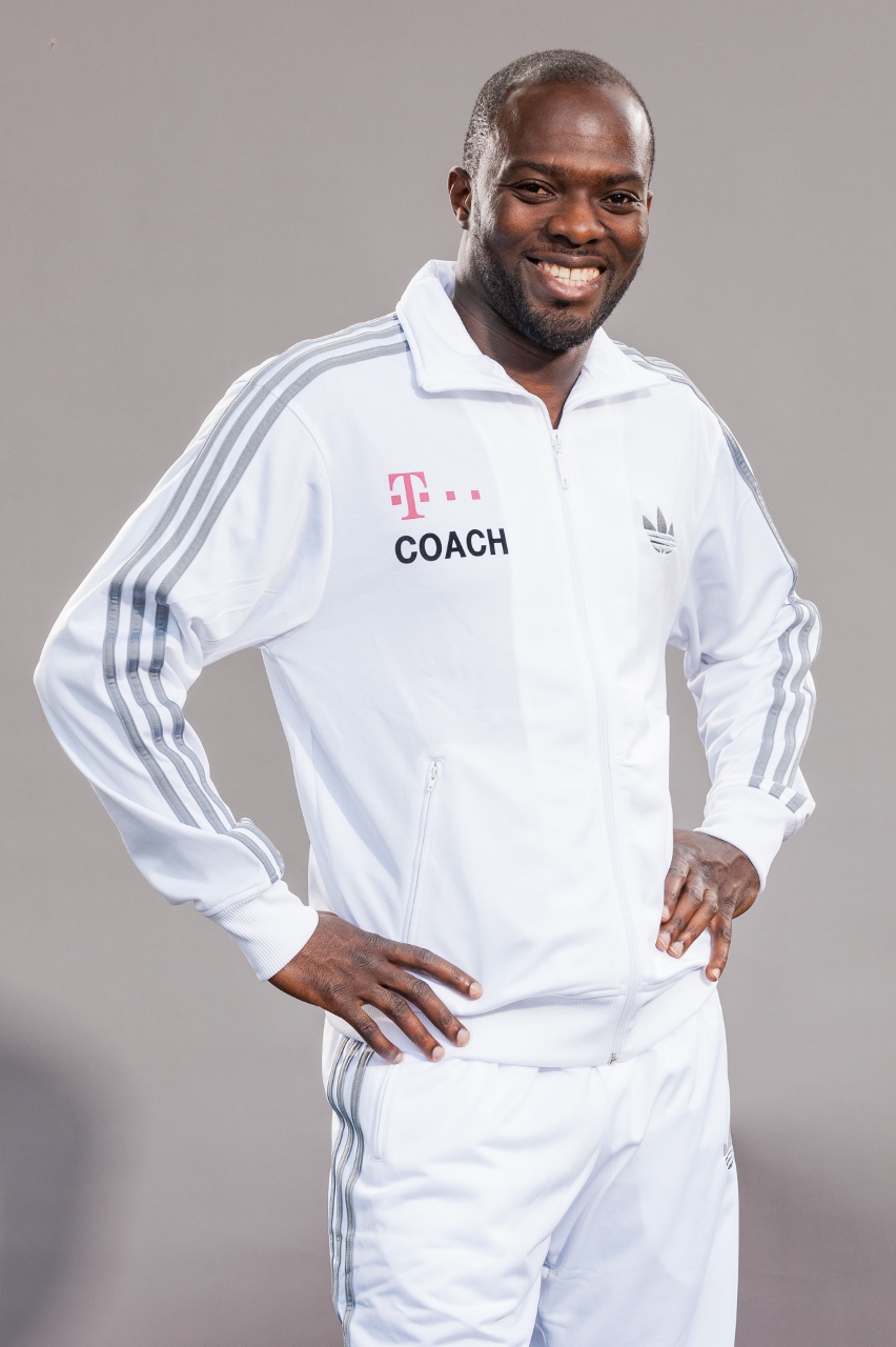 Hans Sarpei wird Trainer beim TuS 02 !!! TuS Bruchhausen Fußball