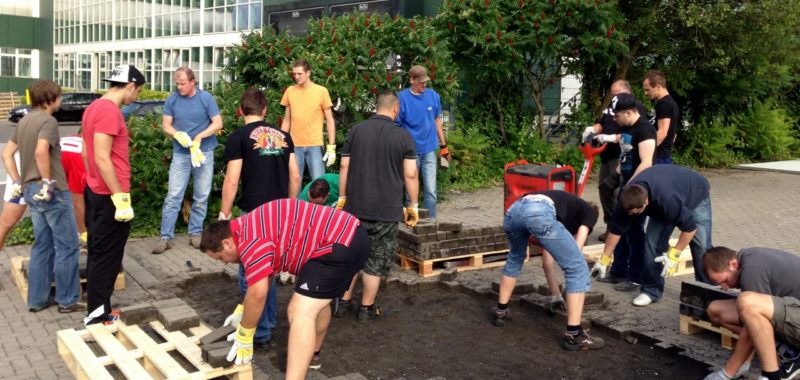 Erneut Pflasterstein Aktion für das Sportplatzprojekt!