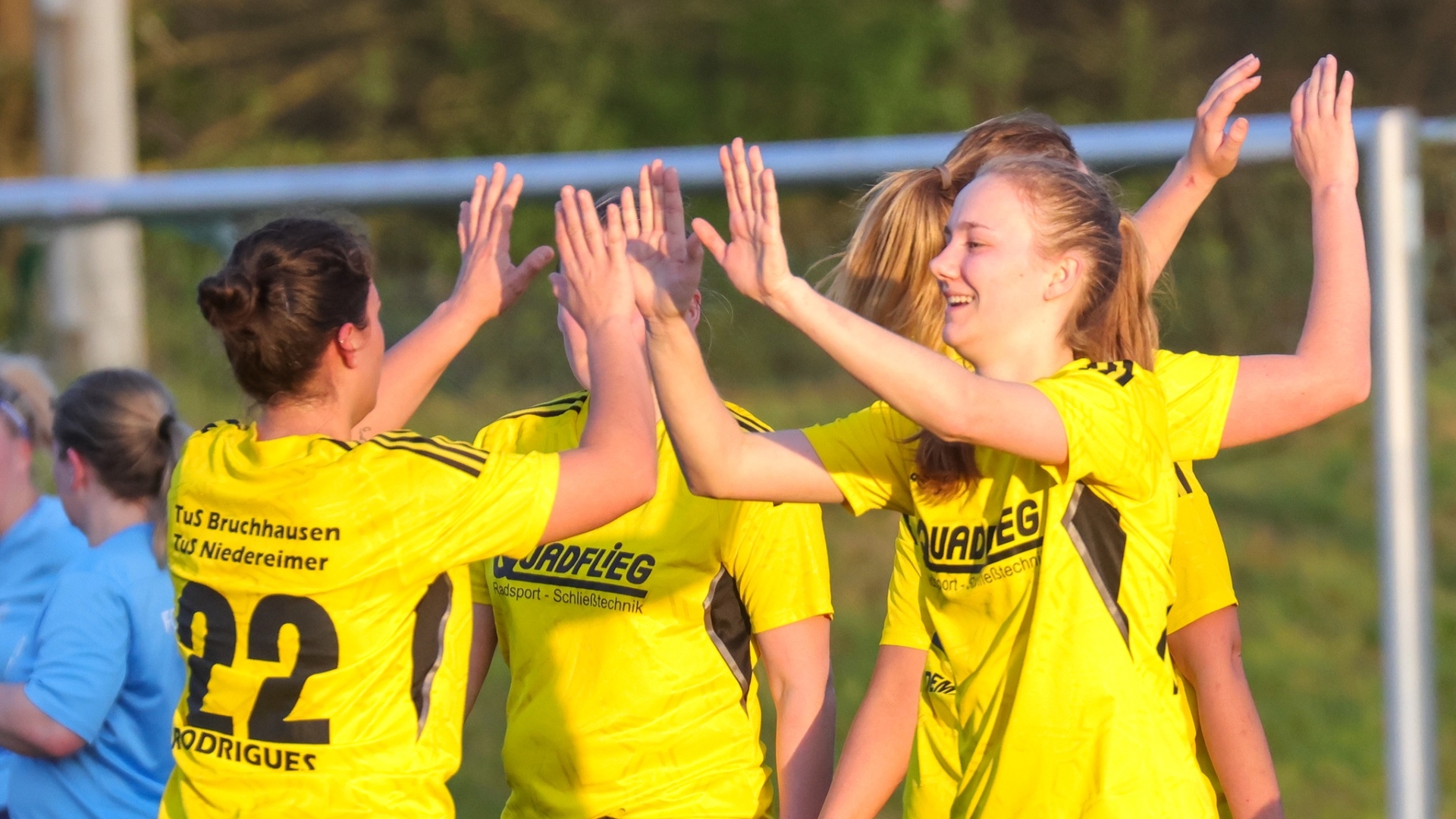 Damen feiern 8:0-Sieg gegen Gierskämpen