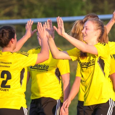 Damen feiern 8:0-Sieg gegen Gierskämpen